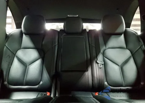 2016 Porsche Cayenne z USA, uszkodzony, nr VIN WP1AA2A22GLA03504